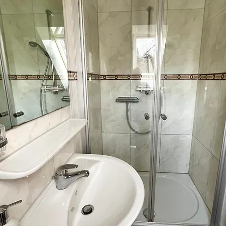 Kolibri Guest house 3*